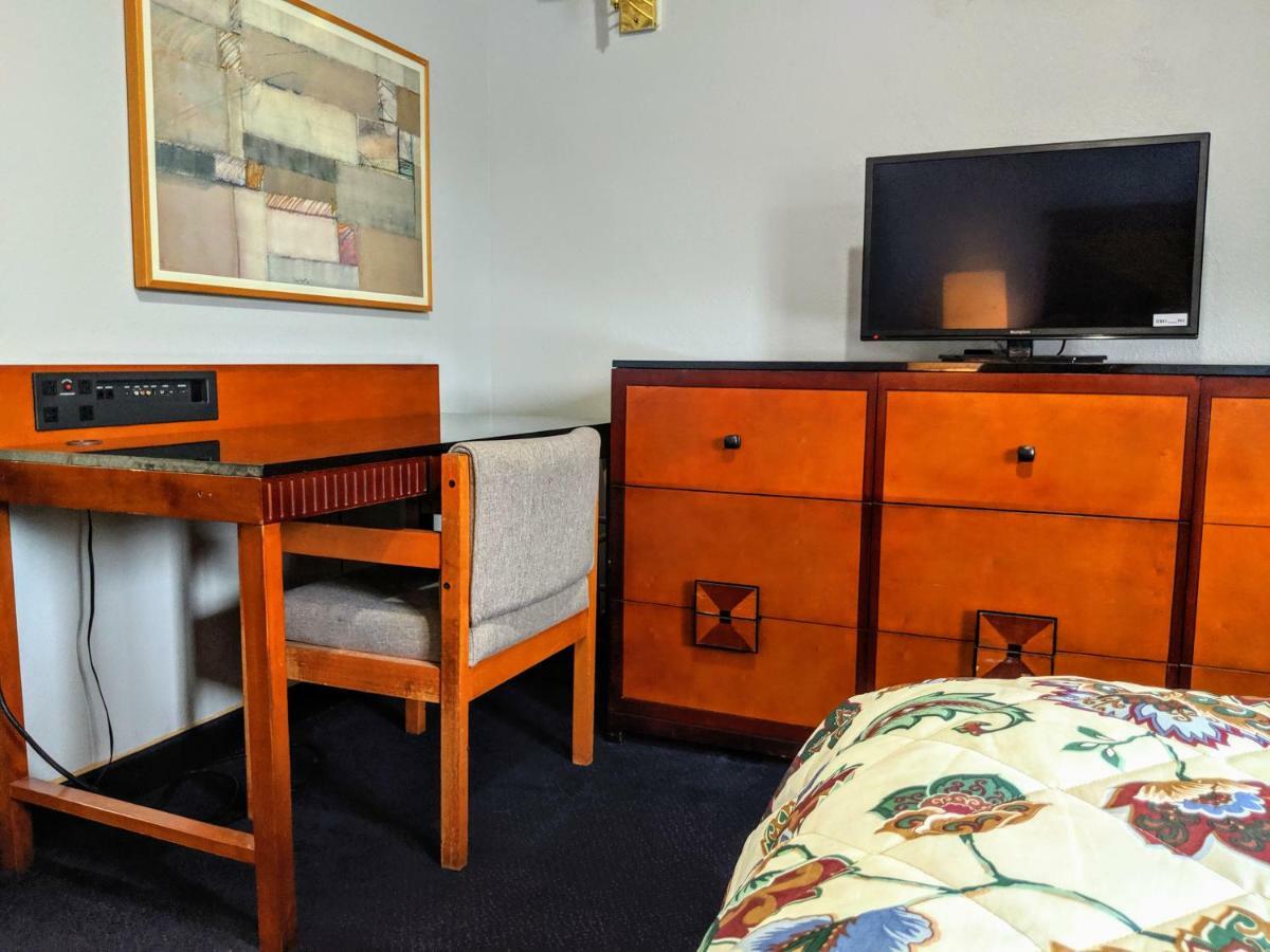 Executive Inn Thomson Zewnętrze zdjęcie