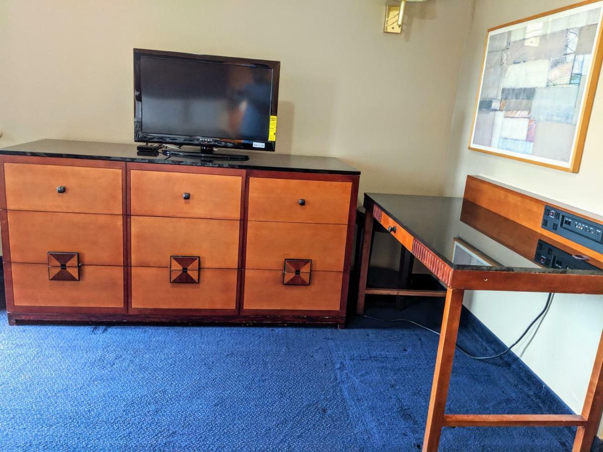 Executive Inn Thomson Zewnętrze zdjęcie